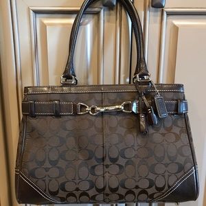 ♦️SOLD♦️Coach Hampton Tote